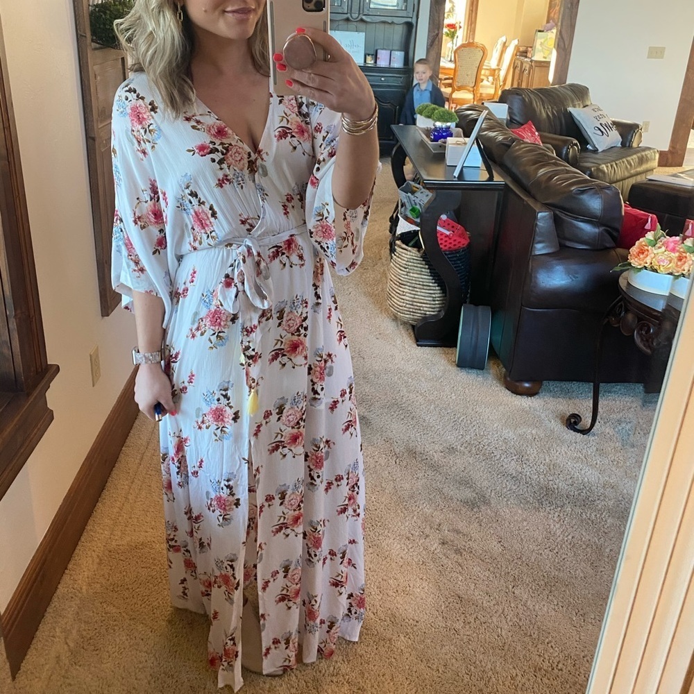 Flower Cream Maxi Dress - Picture 5 of 12